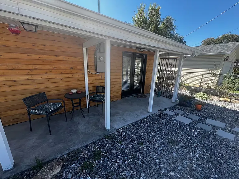 1559 W Shelley Ave #A — Photo 3