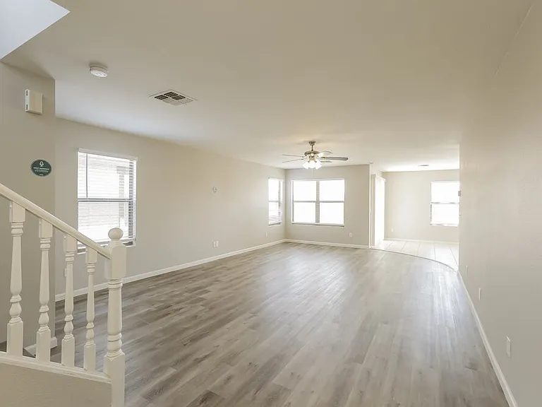 2217 E 35th Ave — Photo 5