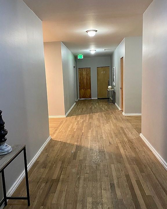 1st image of 1101 N Bellaire St APT 201