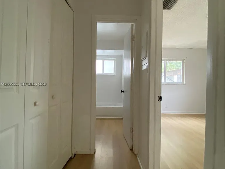 6132 SW 39th St #R — Photo 11