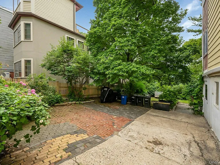 437 Warburton Ave #2 — Photo 18