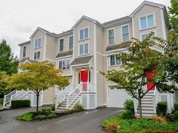1 New Rd Unit C2, Rumford, RI 02916