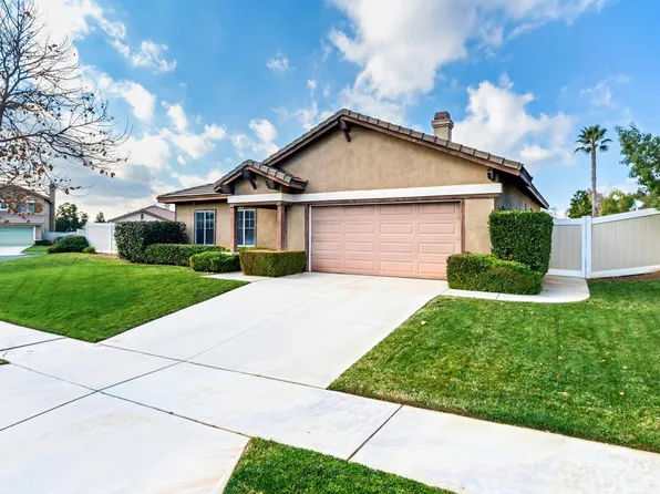 1709 Double Eagle Dr, Beaumont, CA 92223