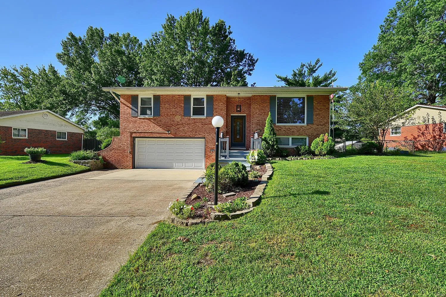 4716 Fantasy Ln photo 1