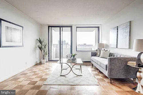 240 M St SW Photo 1