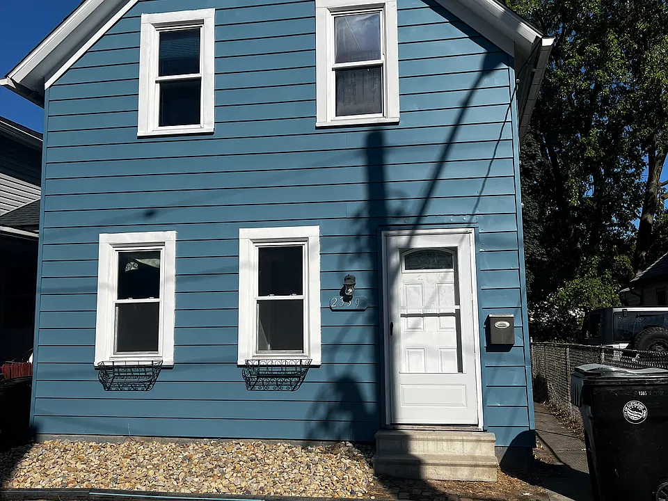 2339 W 16th Pl