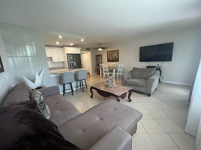 11 Cambridge E #11 — Photo 7