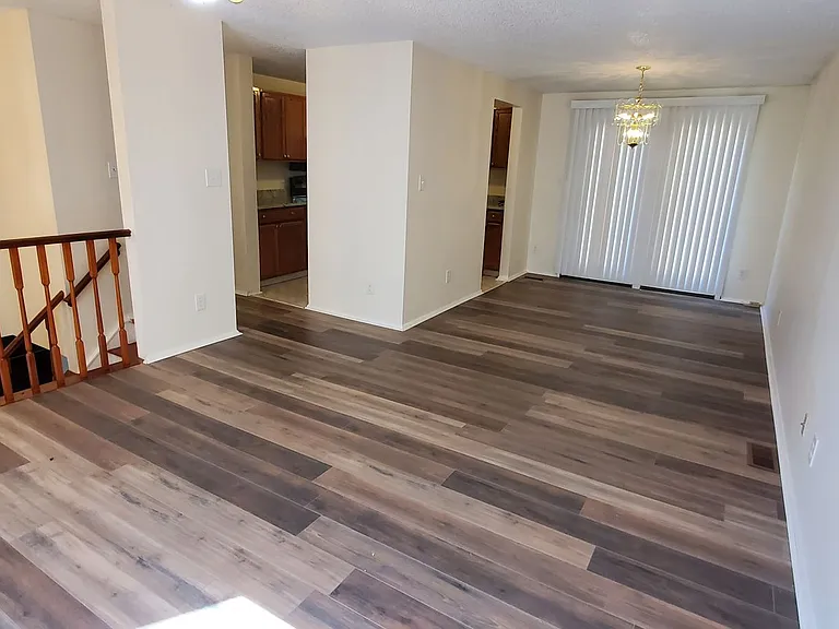 7402 Brigmore Dr — Photo 8