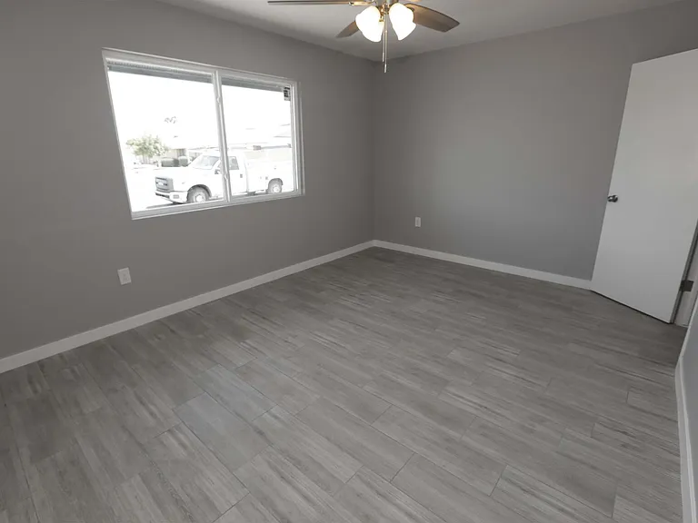 10631 W Salem Dr — Photo 8