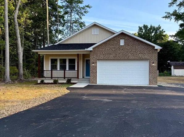 256 Armed Forces Dr, Montross, VA 22520