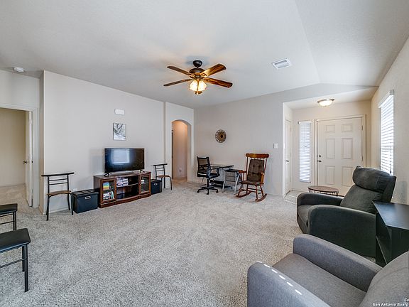 5th image of 1509 GATESHEAD DR