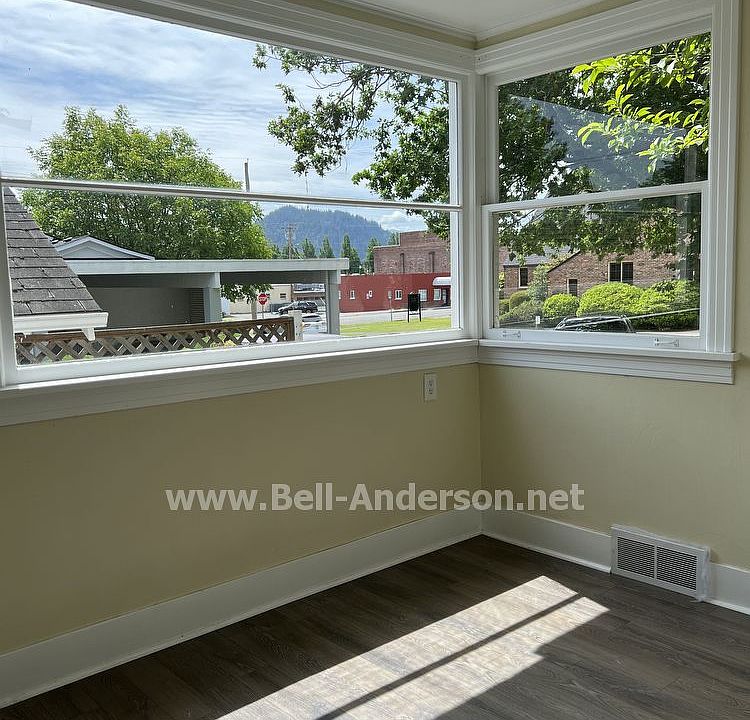 1809 Porter St Enumclaw, WA Zillow