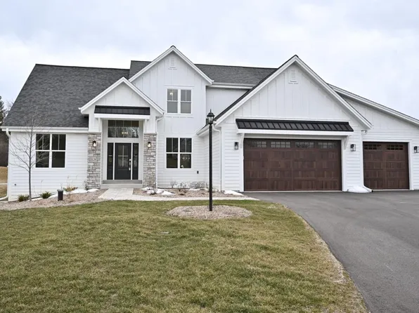 S38W27245 Cider Hills DRIVE, Waukesha, WI 53189