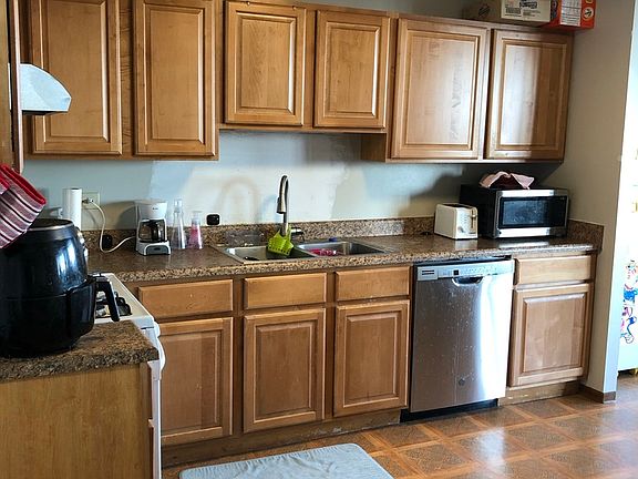 5th image of 4850 S Lake Park Ave APT 1207B