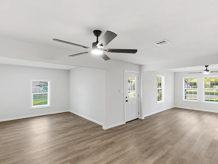 452 Scenic Dr — Photo 8