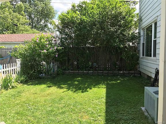5th image of 641 Evergreen Dr