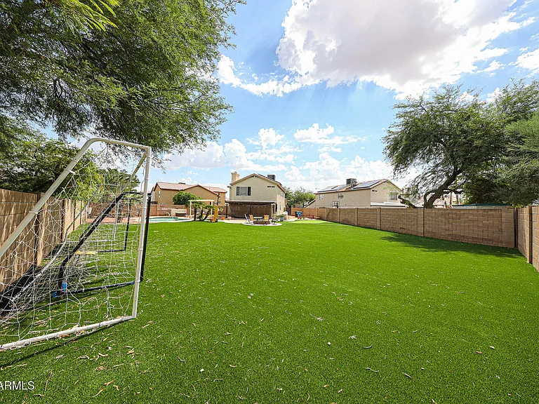 3902 E Rosemonte Dr — Photo 37