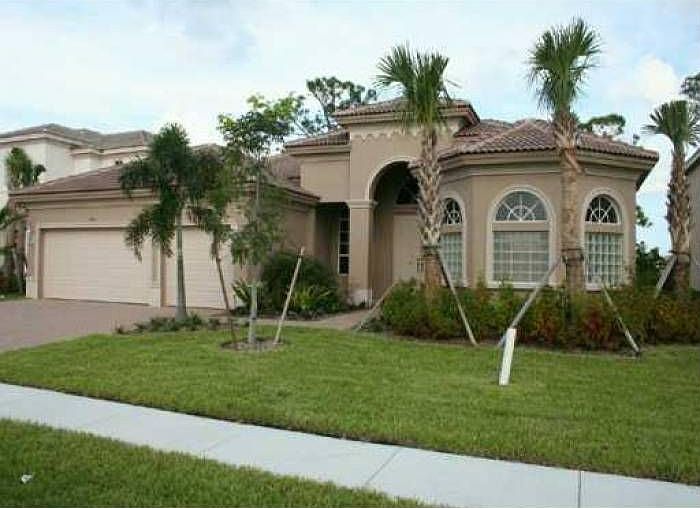 2nd image of 9159 Pineville Dr