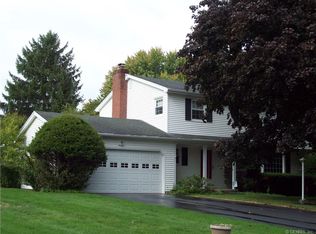 16 Meeting House Rd, Fairport, NY 14450