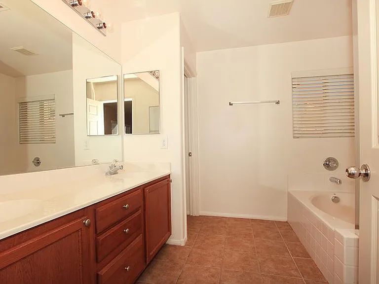 Suncrest Townhomes — Photo 38