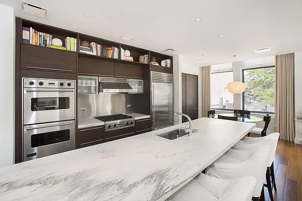 Rented by Compass | media 32