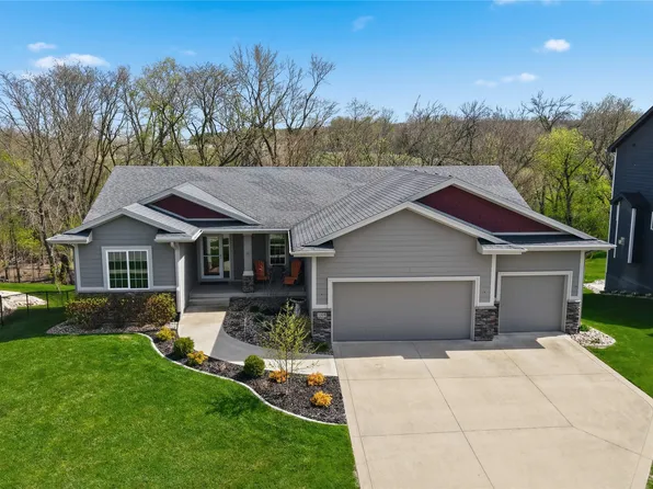 1009 Baileys Grove Dr, Adel, IA 50003