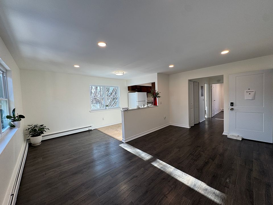 1st image of 232 Lawton Ave APT 8
