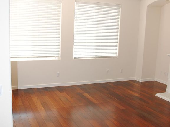 3rd image of 772 Calle De Soto