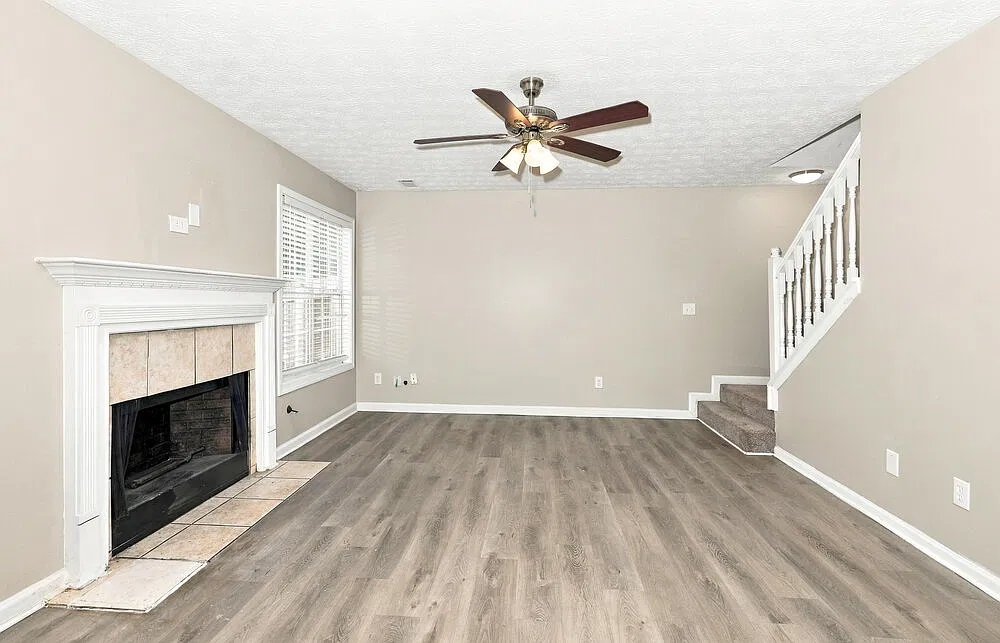 4 bed, 2.5 bath, 2032 sqft, $2,310 — Photo 4