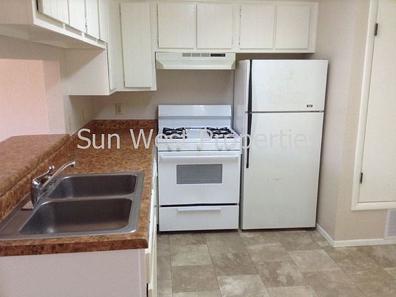 3rd image of 1701 Cliffside Dr APT D