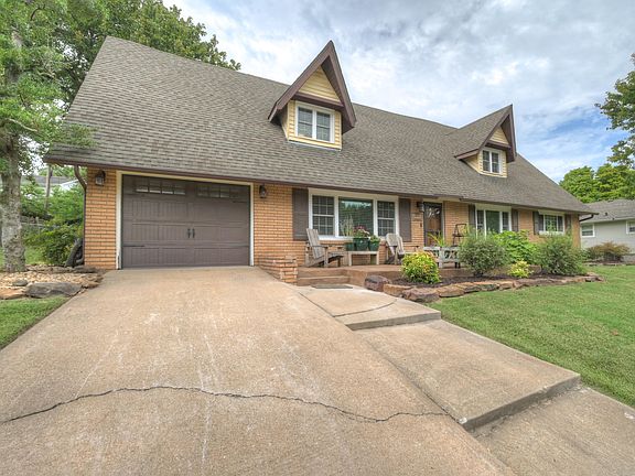 2nd image of 317 Linwood Dr