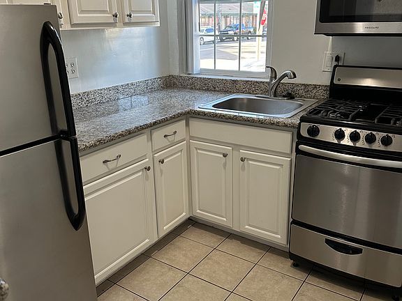 4th image of 777 Seacoast Dr Unit H