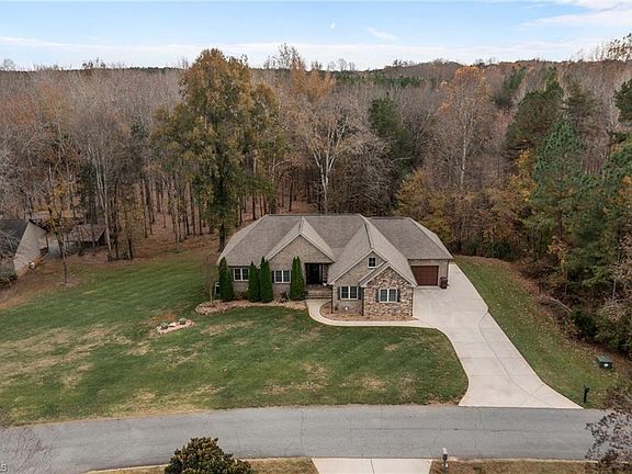 4th image of 2217 Rock Bridge Dr