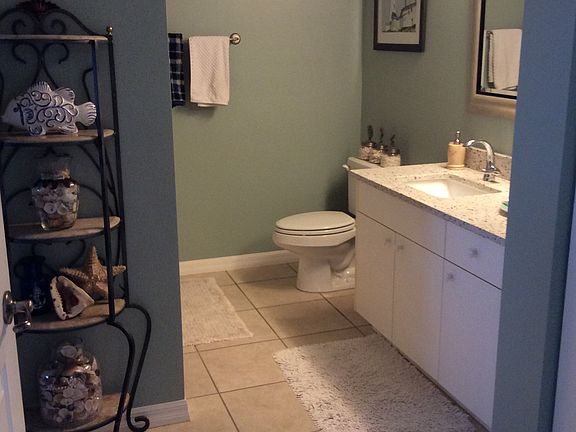 Guest bath-full