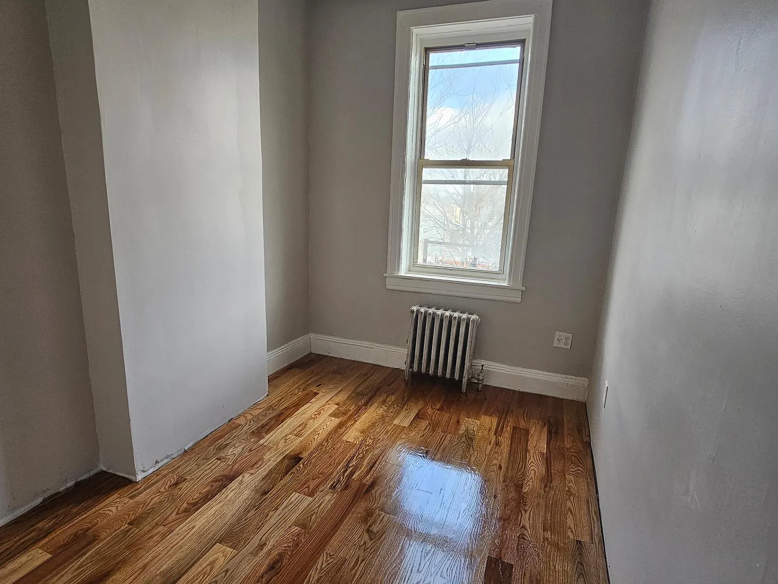 2 bed, 700 sqft, $2,995 — Photo 3