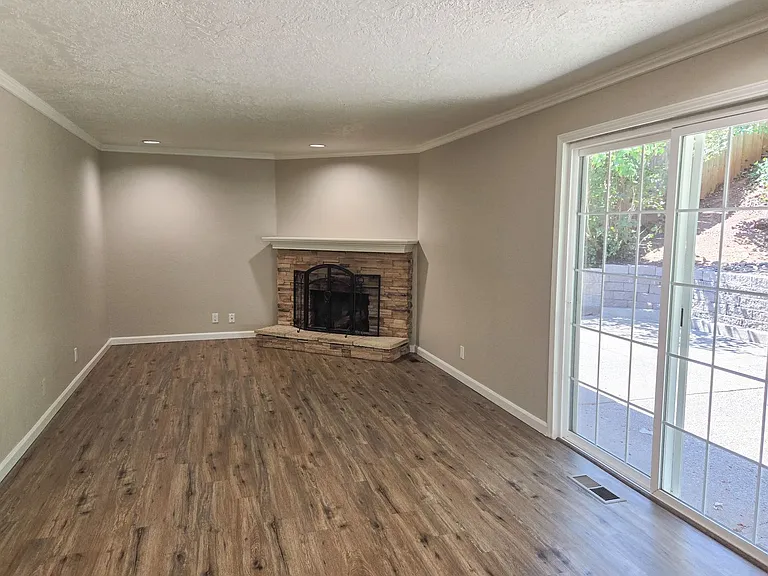 5245 Lone Oak Rd SE — Photo 8