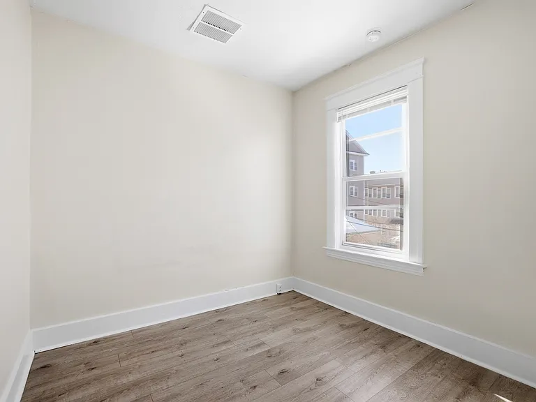 12 Hillside St #3 — Photo 15