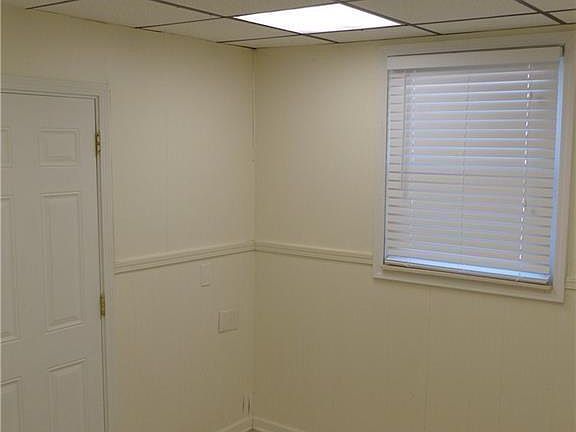 3rd image of 4712 Academy St