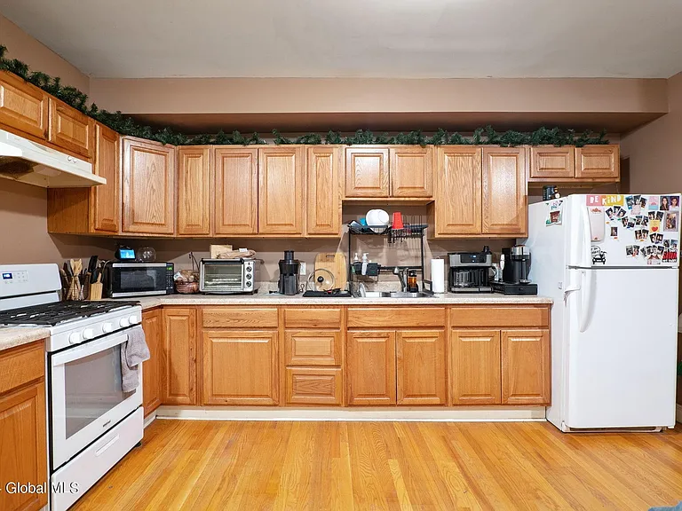 73 Clinton St #2 — Photo 7