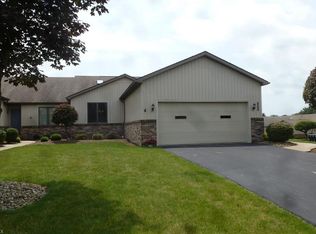 1452 Tripodi Cir, Niles, OH 44446