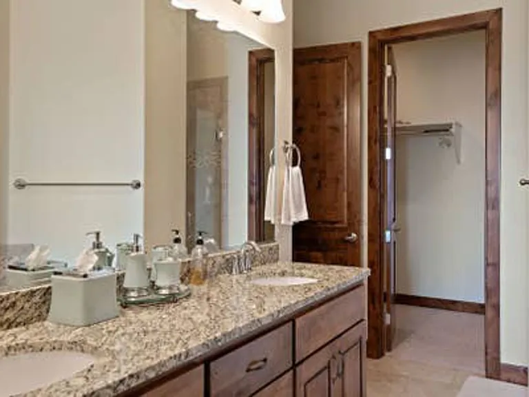E Coral Ridge Dr — Photo 13