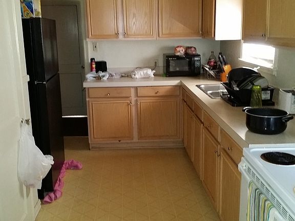 2nd image of 1826 Somerset Ave