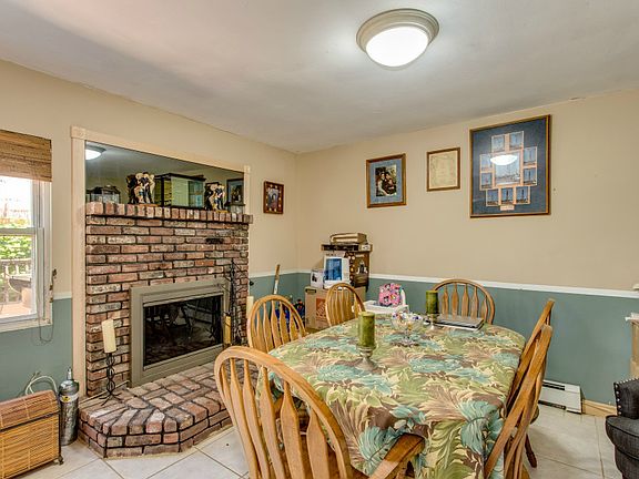 3rd image of 5 Shelley Dr