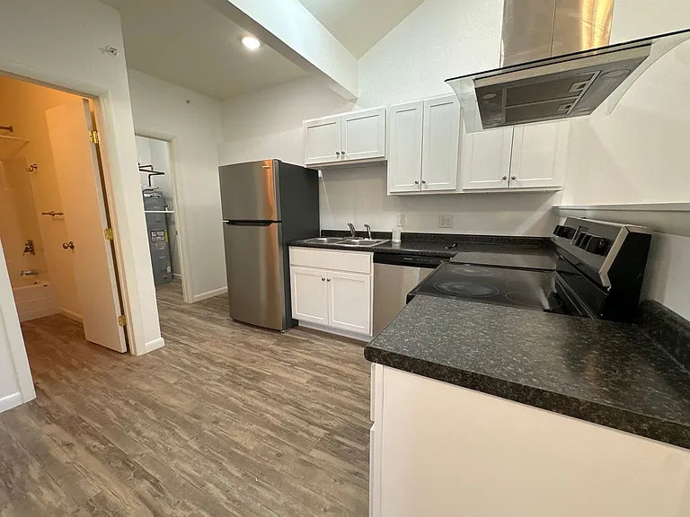 University Park Apartments near Cornell University — Photo 373