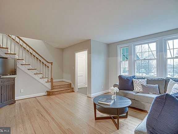5th image of 6471 Blenheim Rd