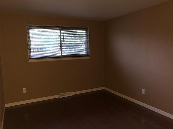 5th image of 24565 Clareshire Dr APT 102