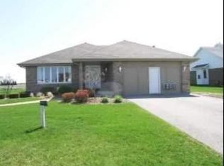 2440 Peregrine Dr, New Lenox, IL 60451