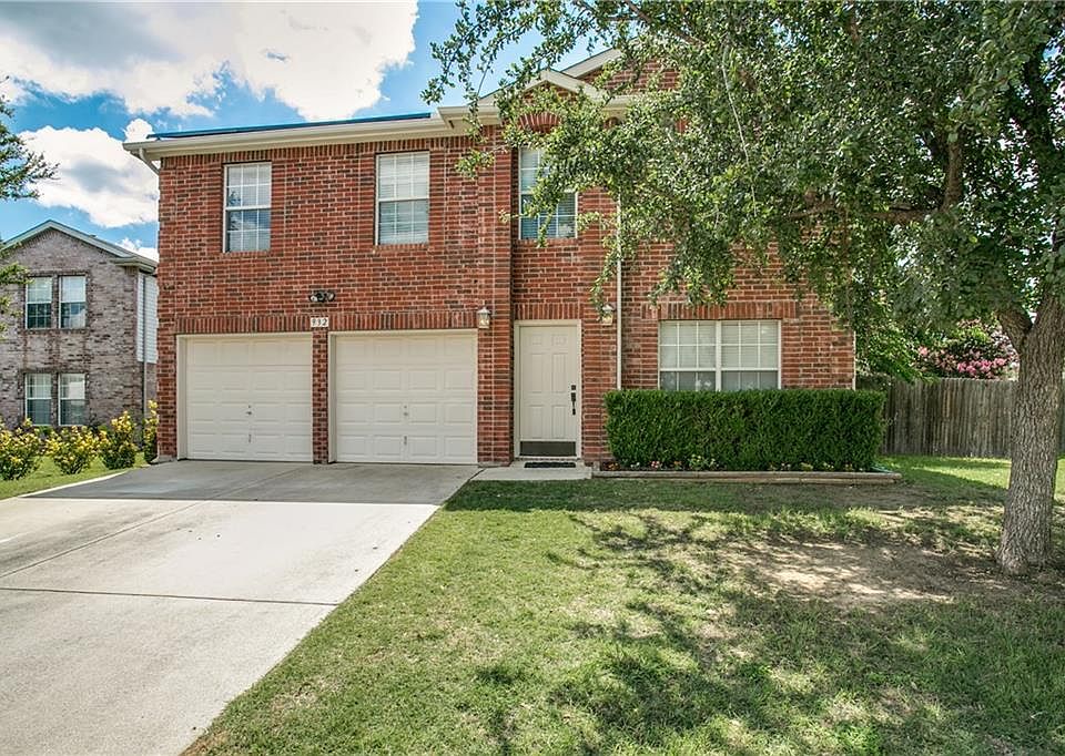 1st image of 932 Peacock Dr