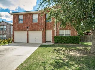 932 Peacock Dr, Saginaw, TX 76131