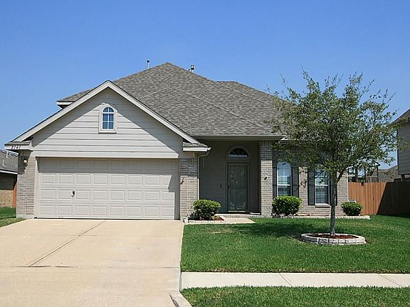 3rd image of 2141 Tallowwood Dr